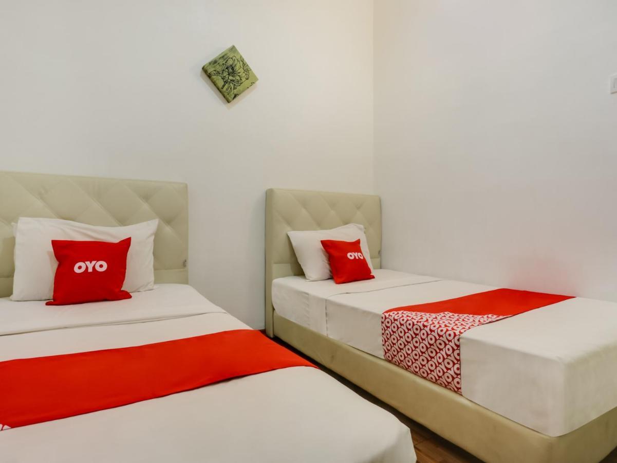 Oyo 89617 Selesa View Hotel Bukit Gambir Exterior foto